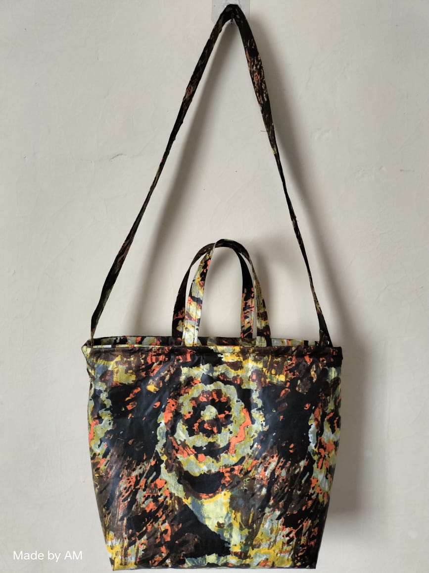 Tote bag