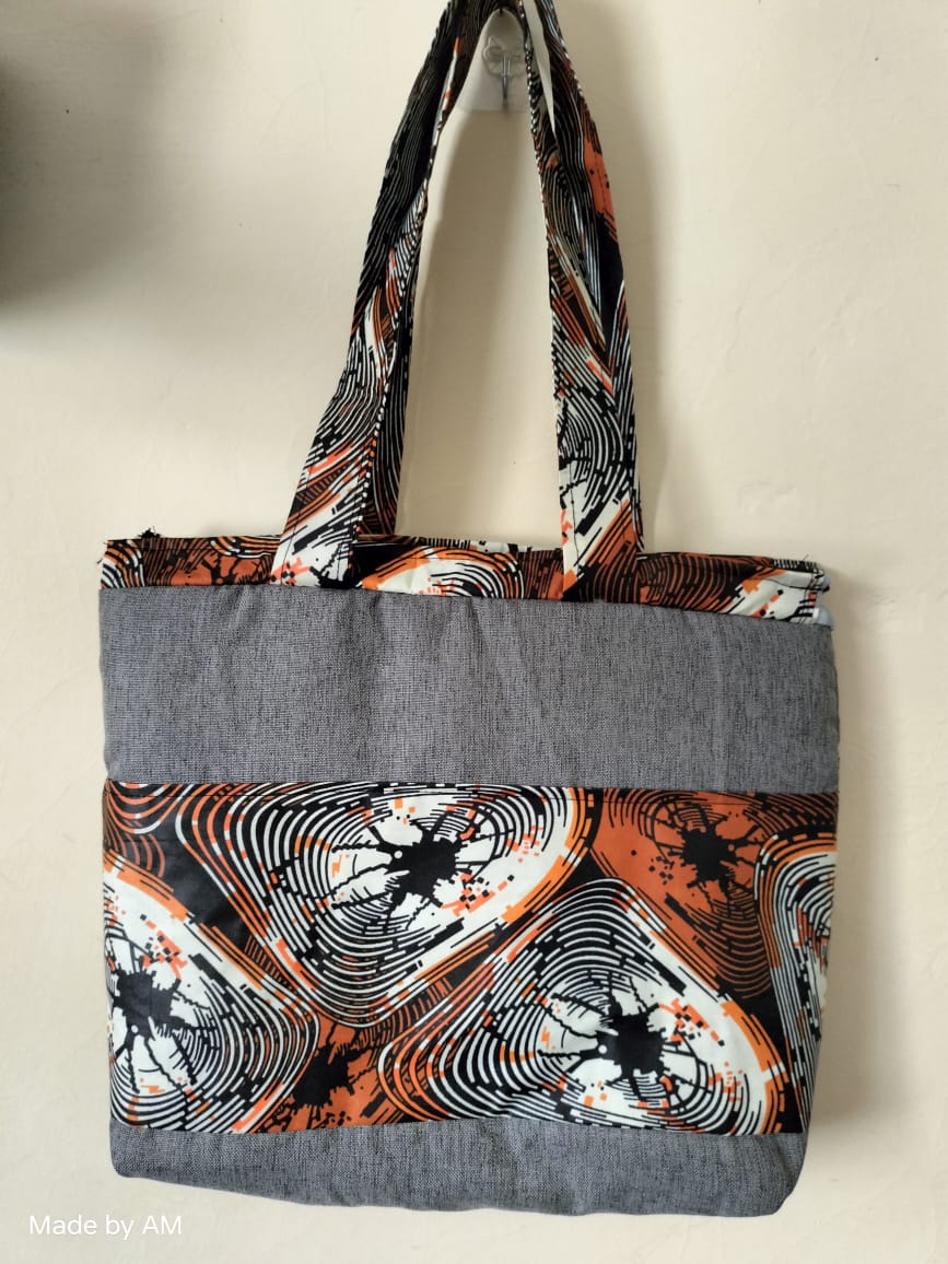 Tote bag